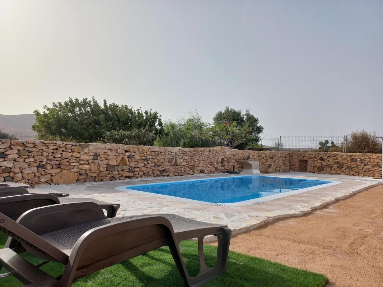 Encantadora Casita Con Molino Y Piscina Antigua  Extérieur photo