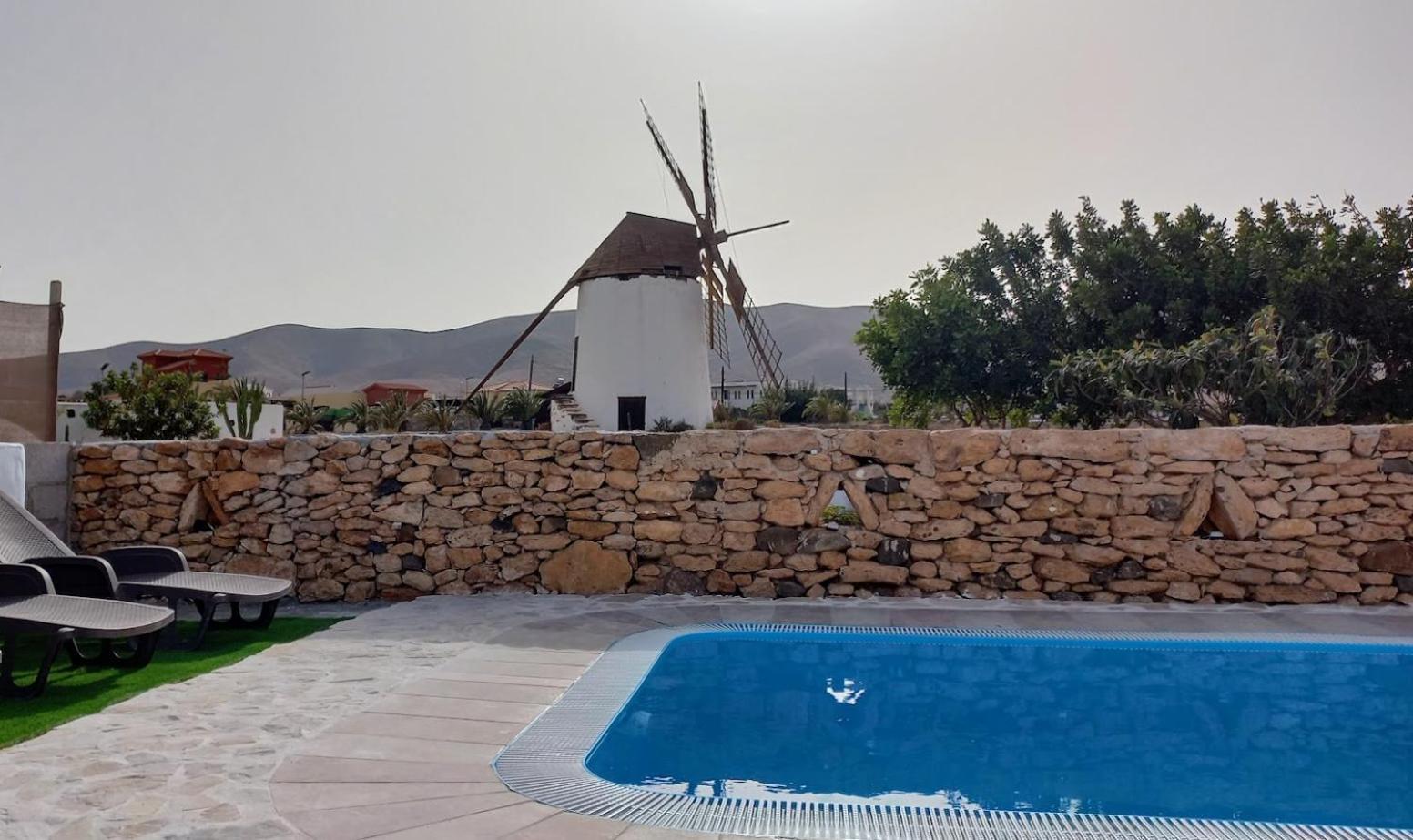 Encantadora Casita Con Molino Y Piscina Antigua  Extérieur photo